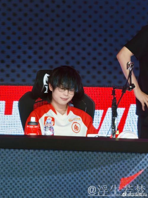 瓶子质疑:平推AG,这是RNG的表现吗? 瓶子质疑:平推AG,这是RNG的表现吗?